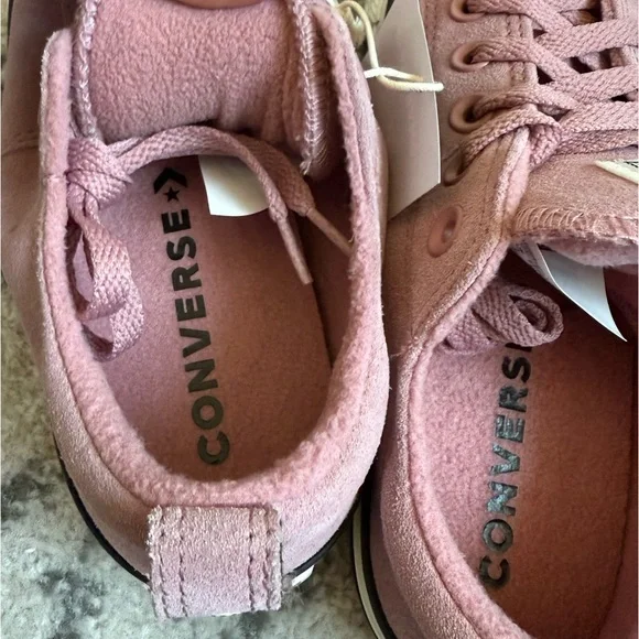 NEW IN BOX Converse Size 9 🖤 - Picture 11 of 14